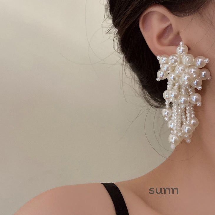 Luz Pearl Flower Tassel Earrings [RIRD6N0D]