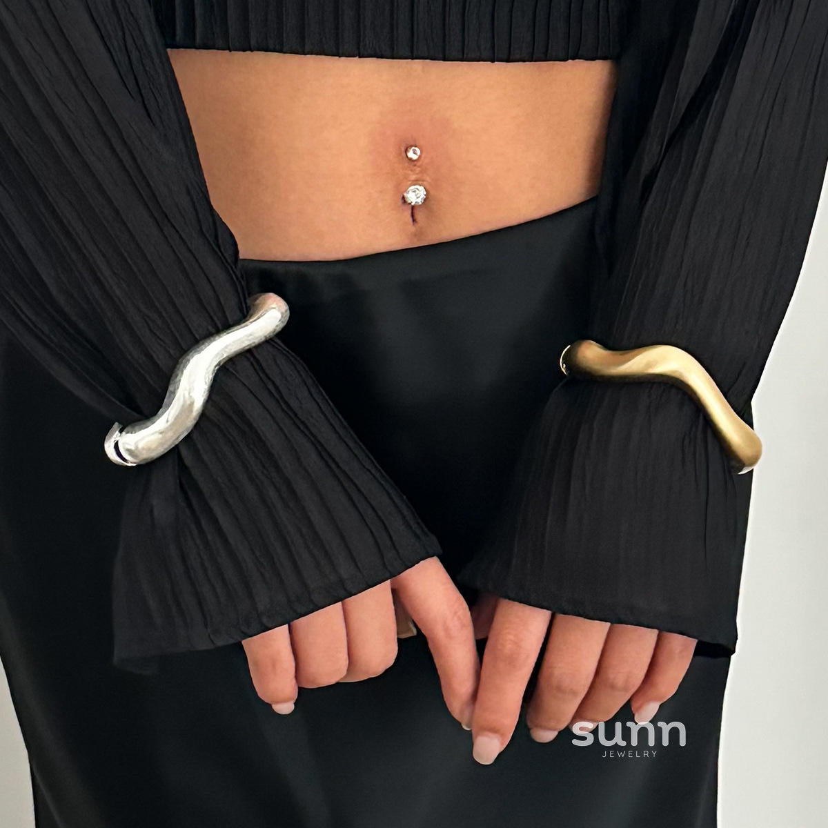 Lyana Asymmetric Water Drop Cuff [NC5HJED2]
