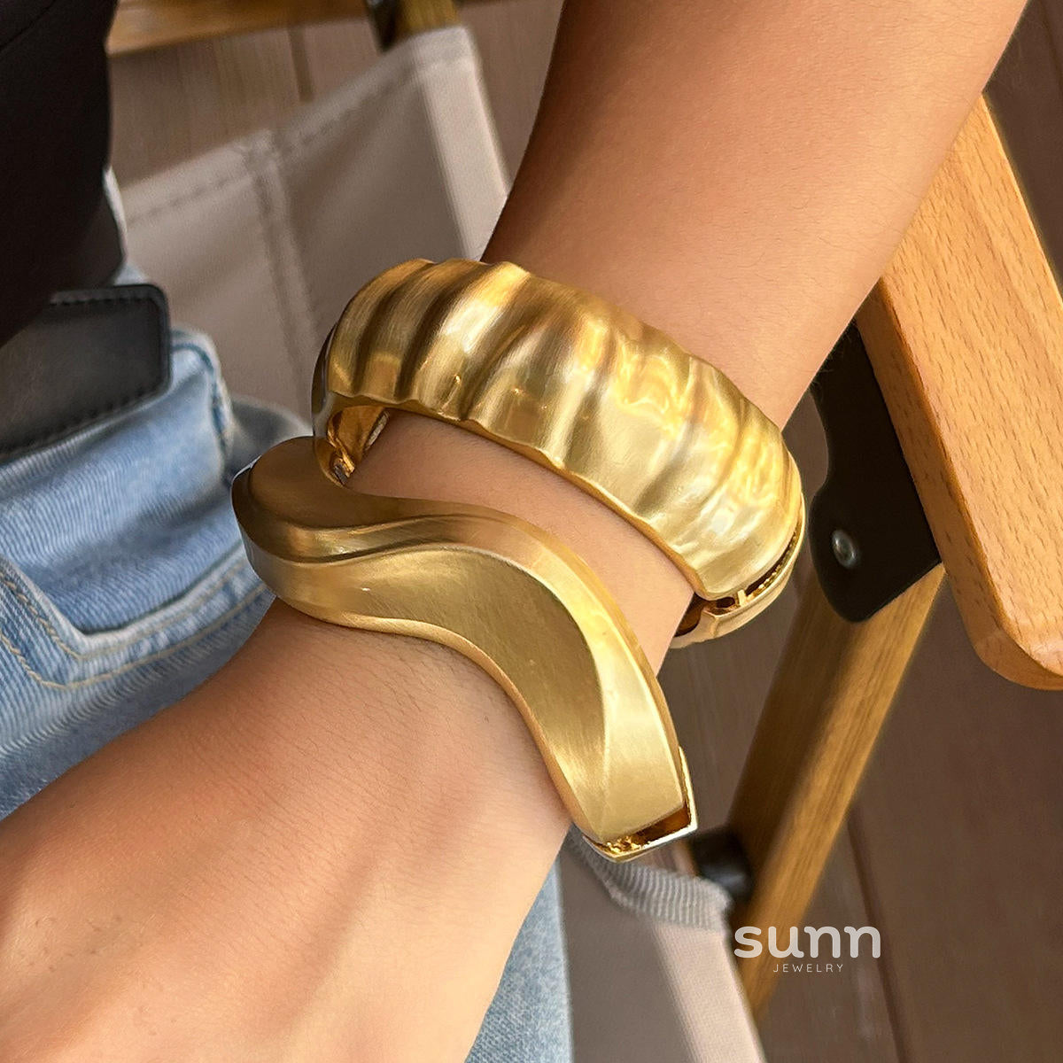 Lyana Asymmetric Water Drop Cuff [049OBZFM]