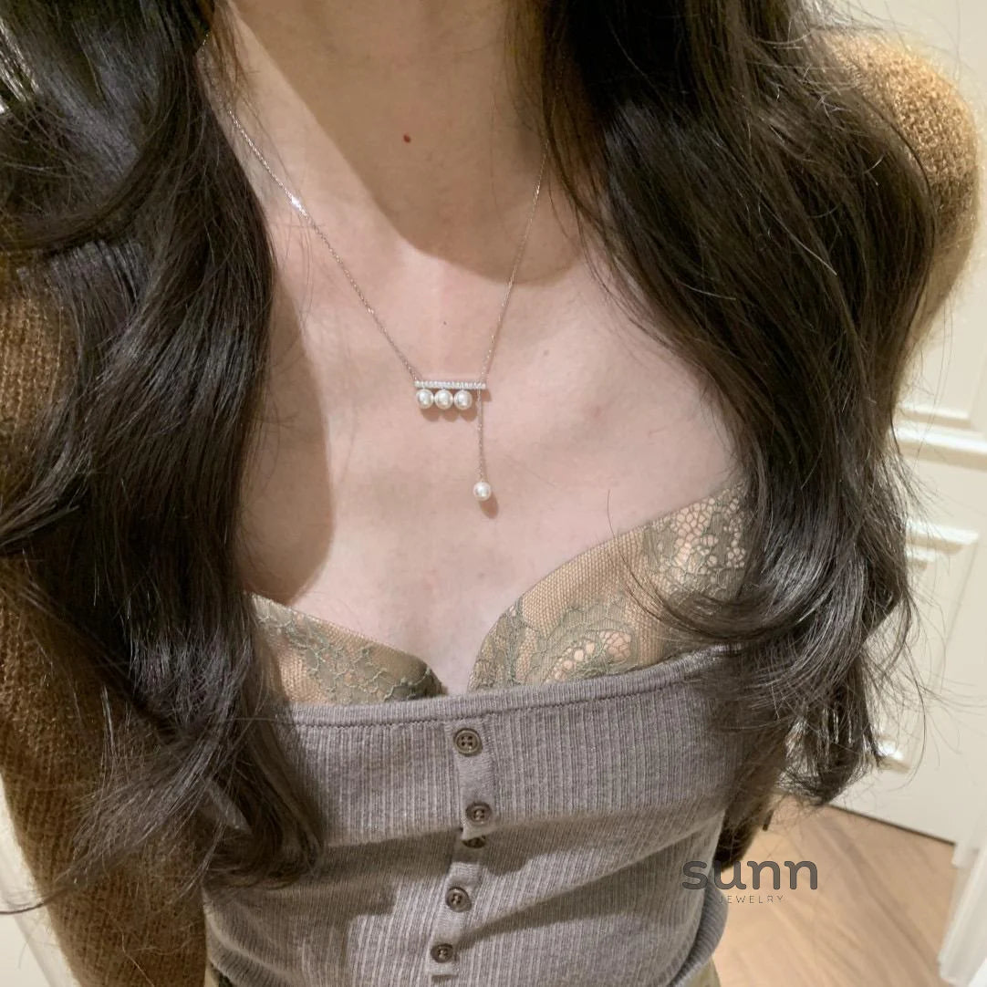 Lyana Pearl Bar Necklace
