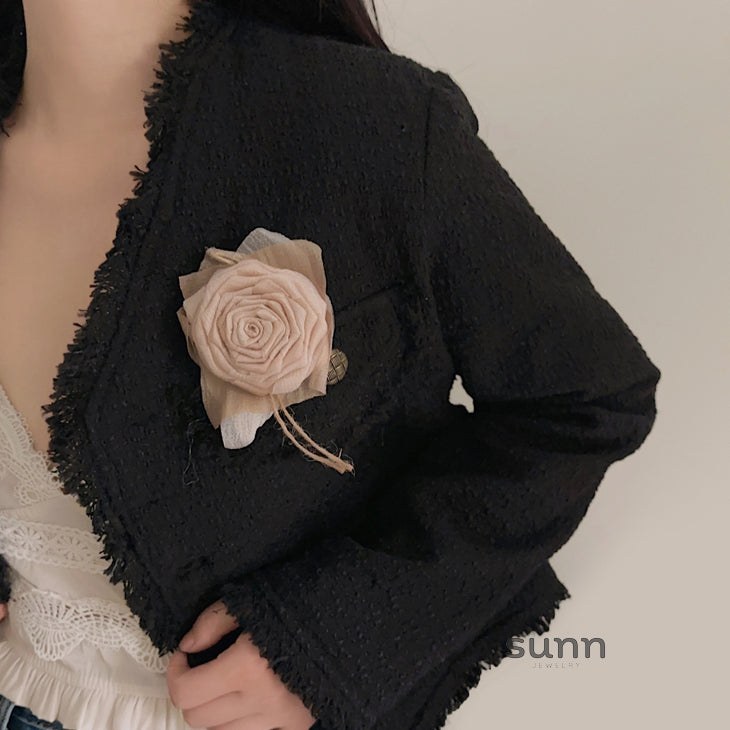 Lyanna Chinoiserie Floral Brooch [3BUSSLZU]
