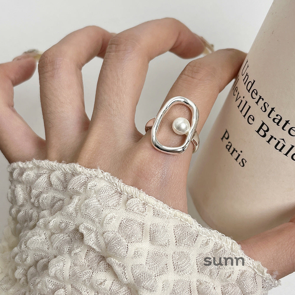 Lyanna Geometric Pearl Ring [ETZ2UAM0]