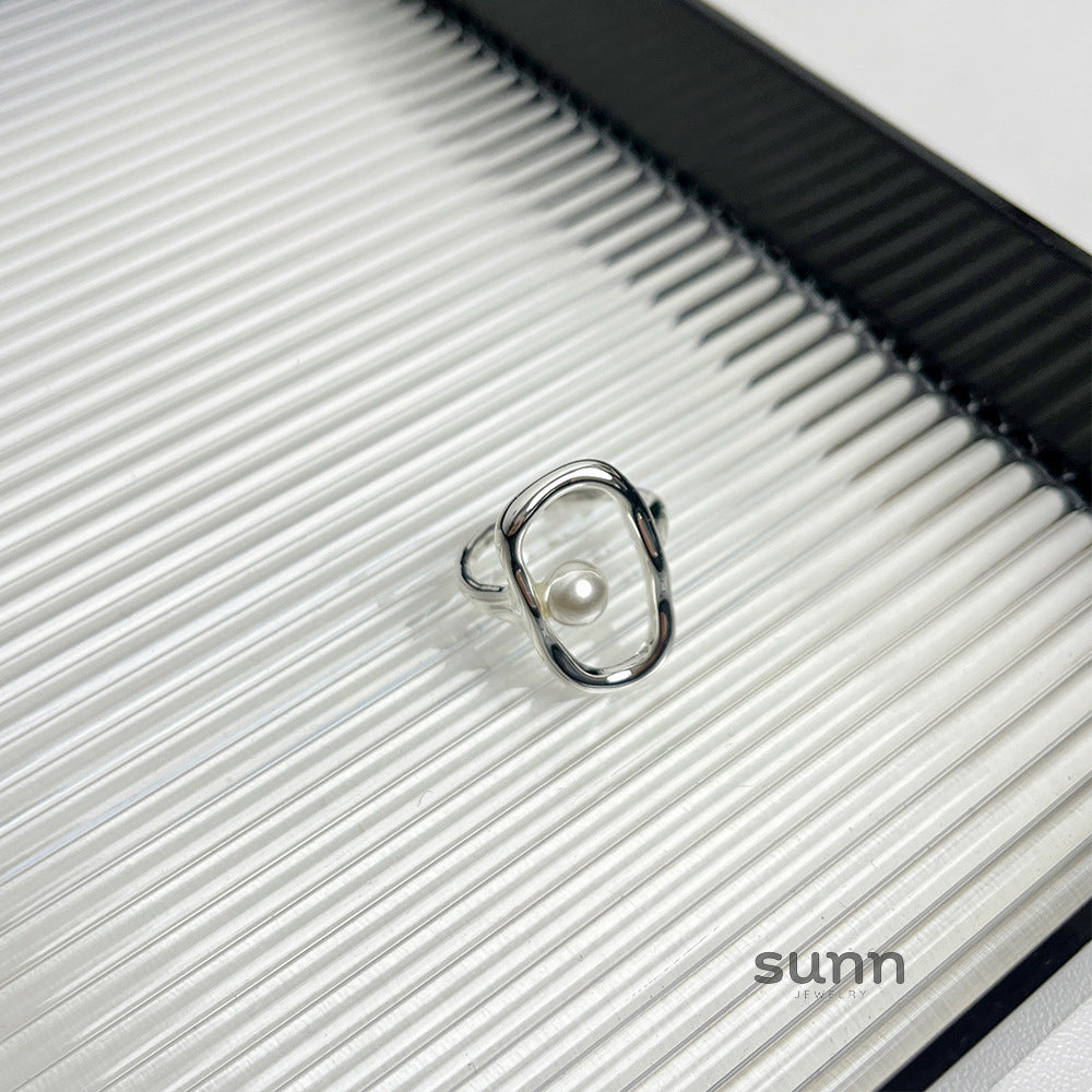 Lyanna Geometric Pearl Ring [0LJLTPIR]