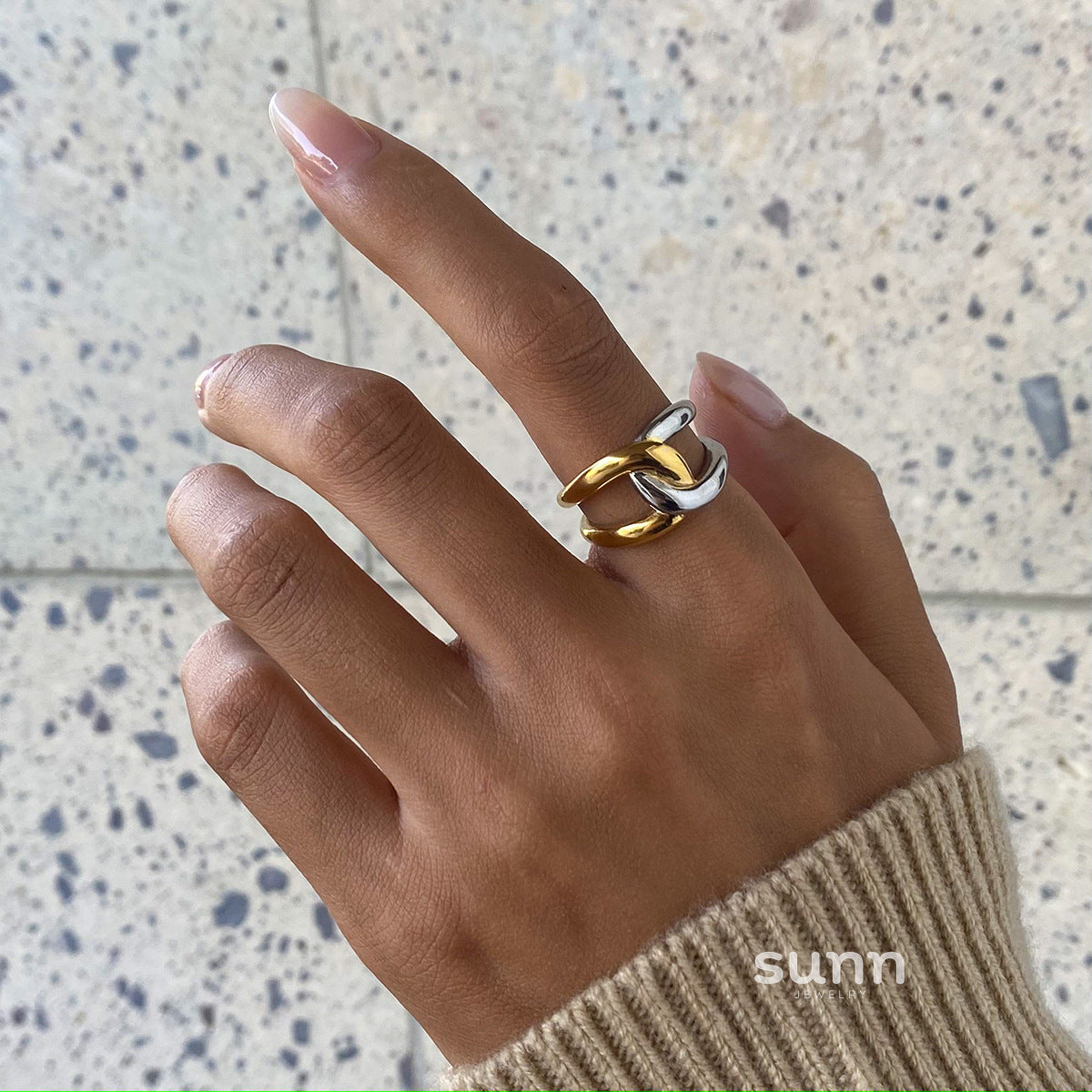 Lyliana Cross Statement Ring [DTLLPG43]