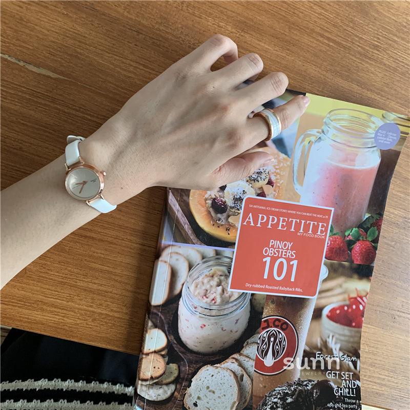 Lynden Retro Petite Leather Watch [84HHZBYU]