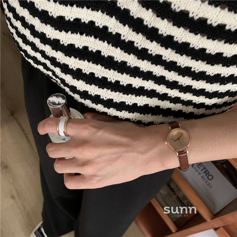 Lynden Retro Petite Leather Watch [L5QSH9EH]