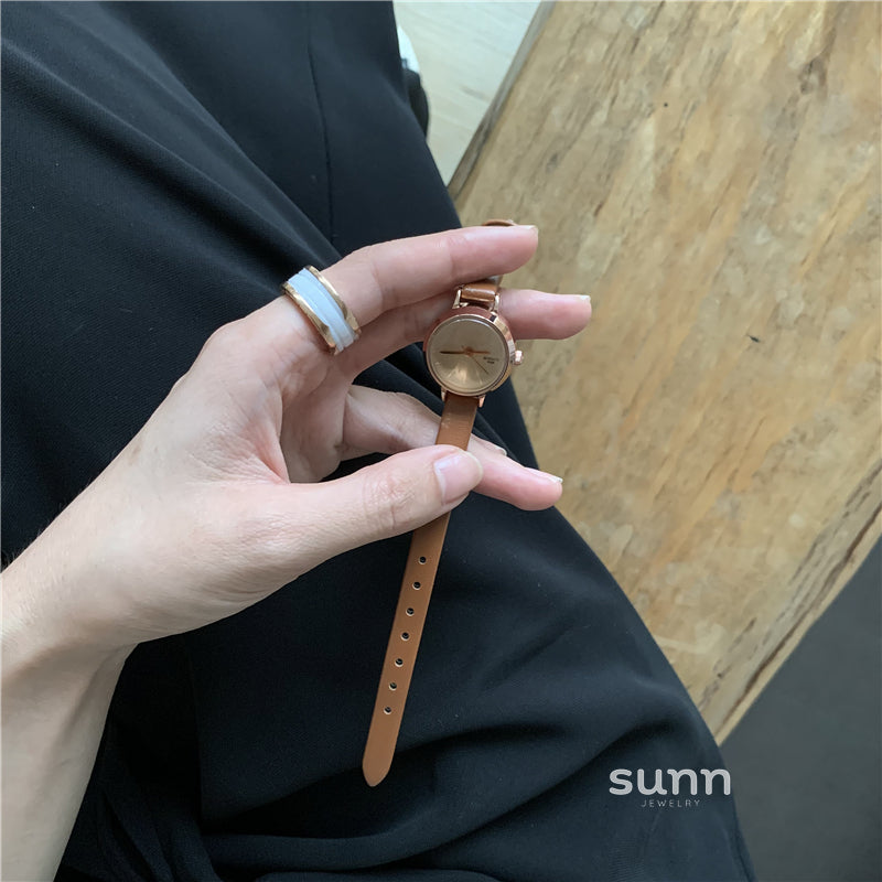 Lynden Retro Petite Leather Watch [C9KHZQR1]