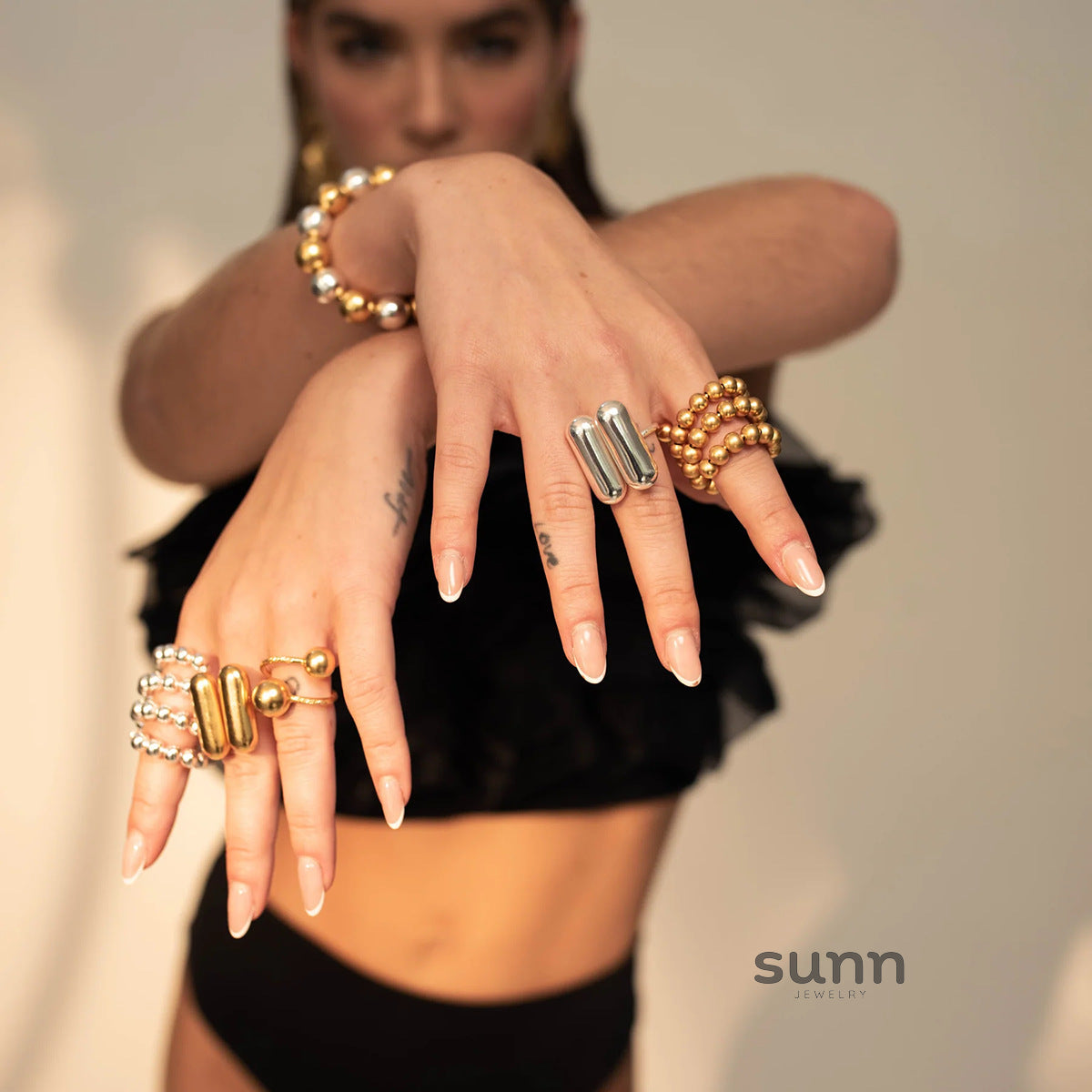 Lyndsey Double Capsule Ring [0VC3HJ85]