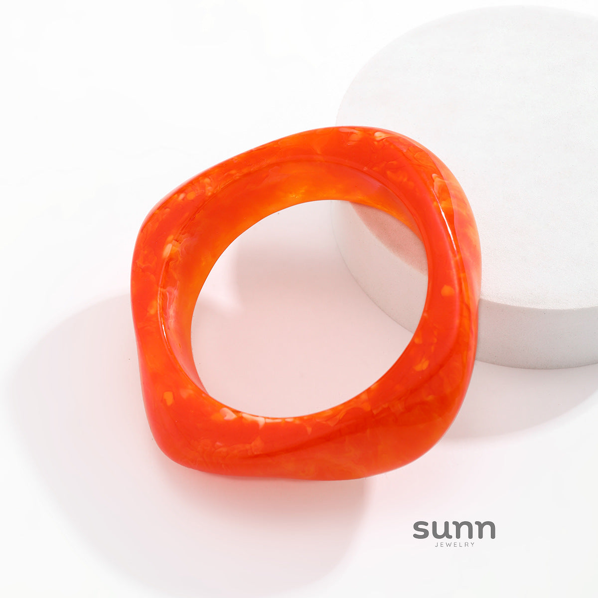Lynleigh Asymmetric Acrylic Bracelet [6Y3VMDQR]