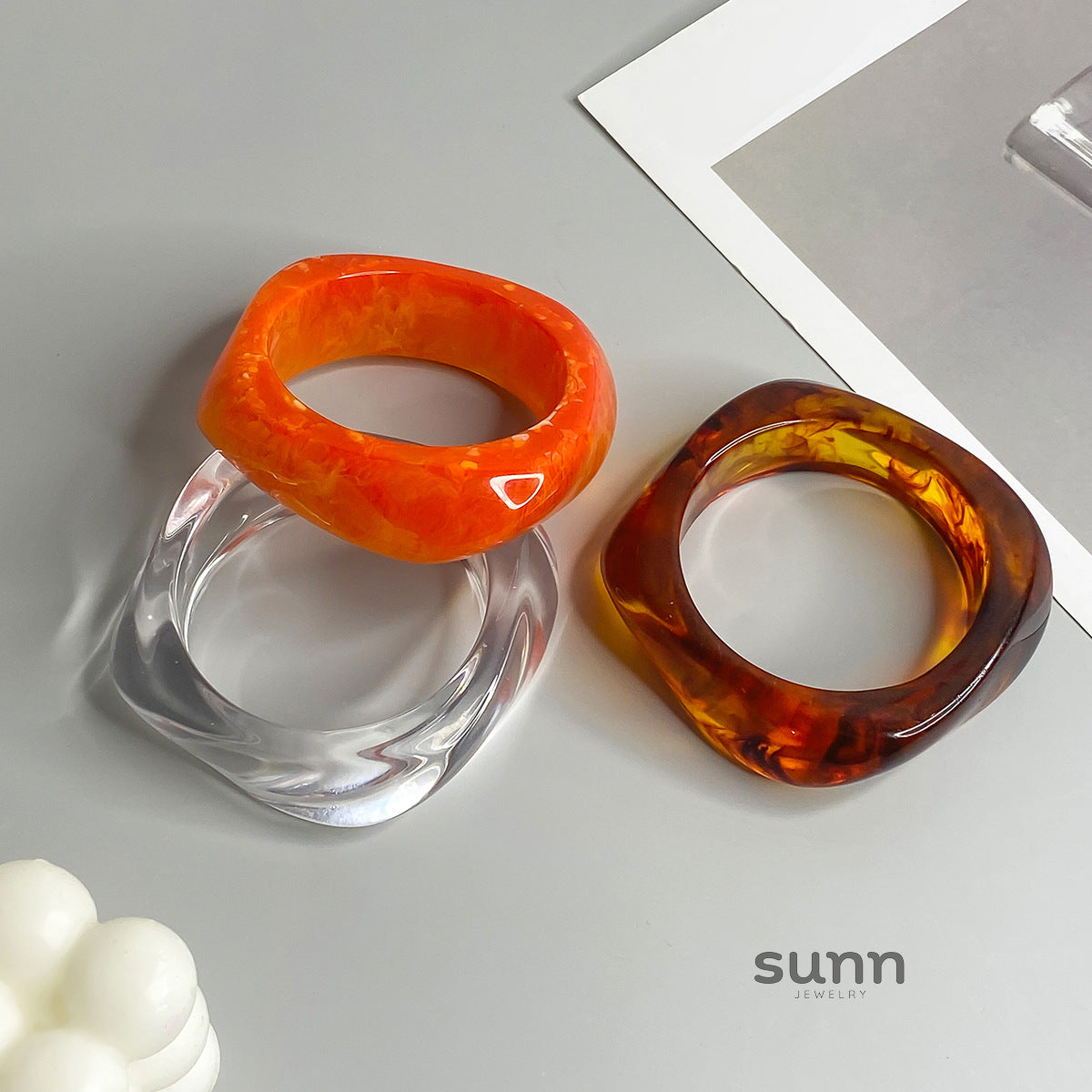 Lynleigh Asymmetric Acrylic Bracelet [L5A5517G]