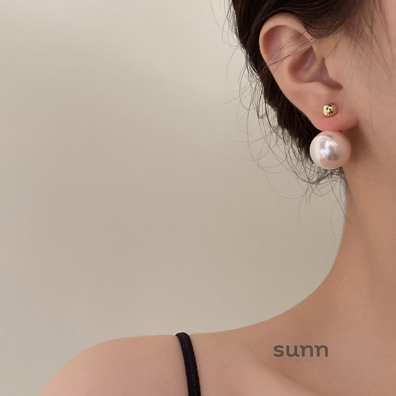 Lyrik Gold Pearl Drop Earrings [JNCCJN6G]