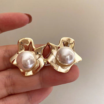 Lyriq Pearl Bloom Drop Earrings [KIUSD8KL]