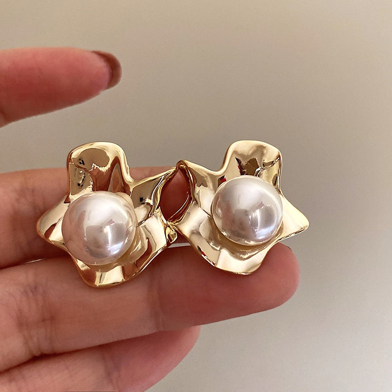 Lyriq Pearl Bloom Drop Earrings [KIUSD8KL]
