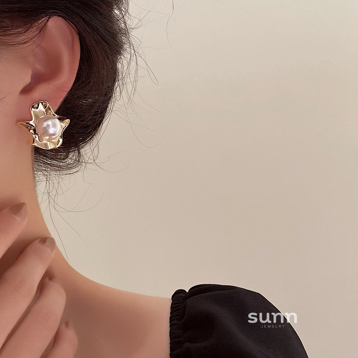 Lyriq Pearl Bloom Drop Earrings [182QL5GI]