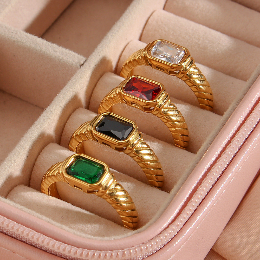 Lyvia Modern Zircon Ring [M6O5LCO0]