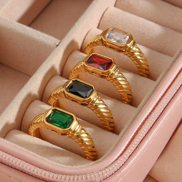 Lyvia Modern Zircon Ring [M6O5LCO0]