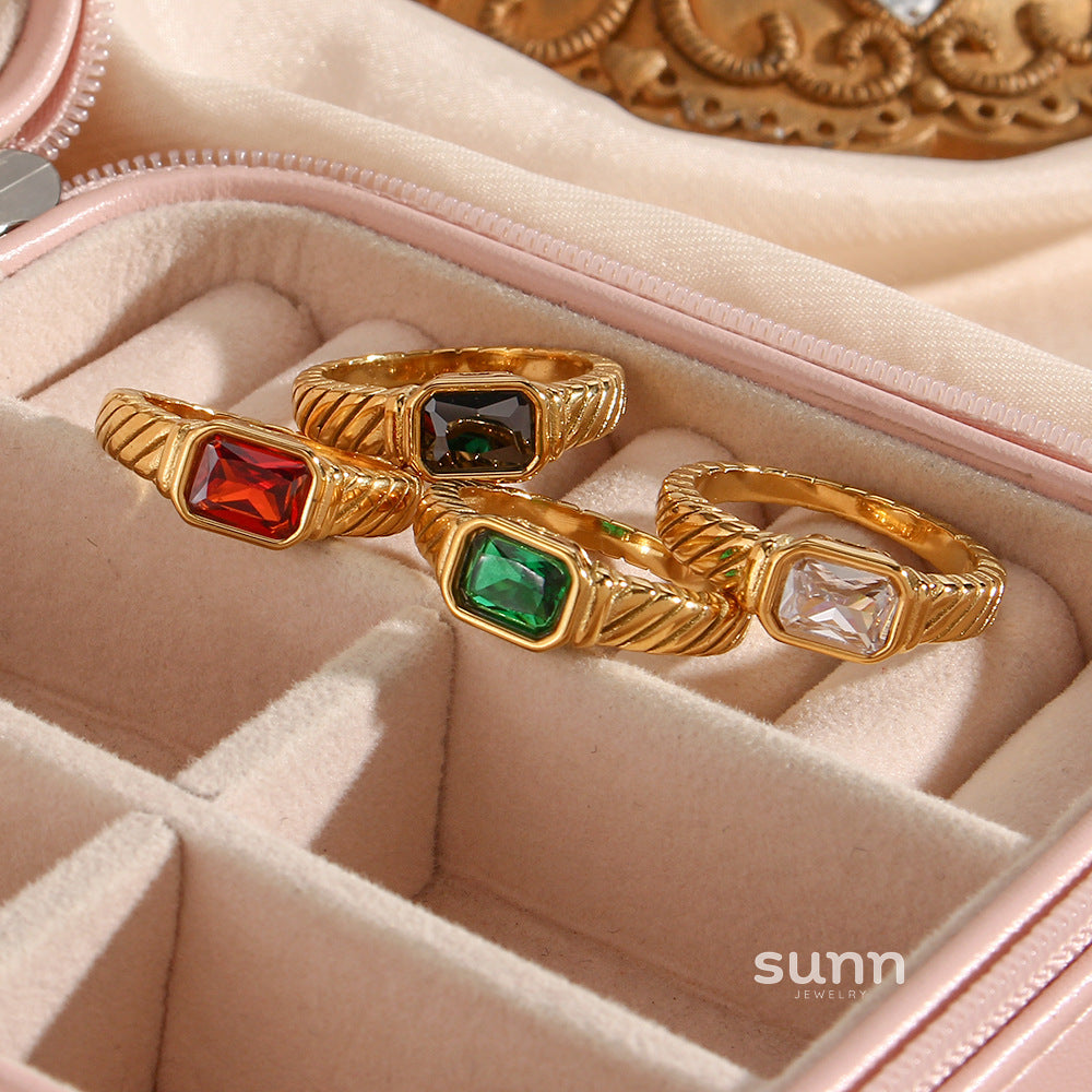 Lyvia Modern Zircon Ring [M6O5LCO0]