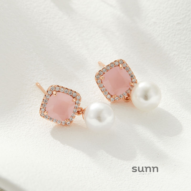 Lyvia Pink Cube Pearl Earrings [PRRCIE50]