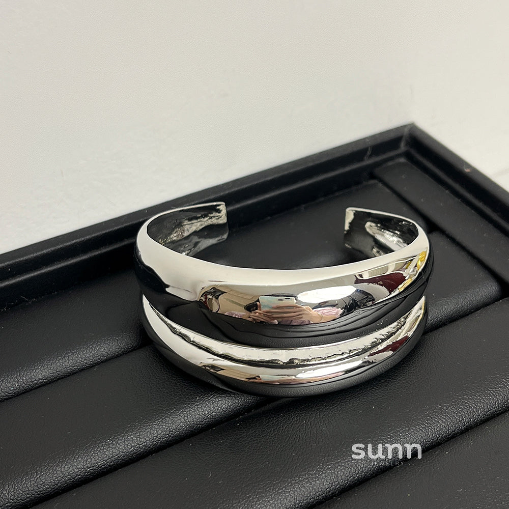 Mabel Sleek Layered Cuff [RV2WPWPE]