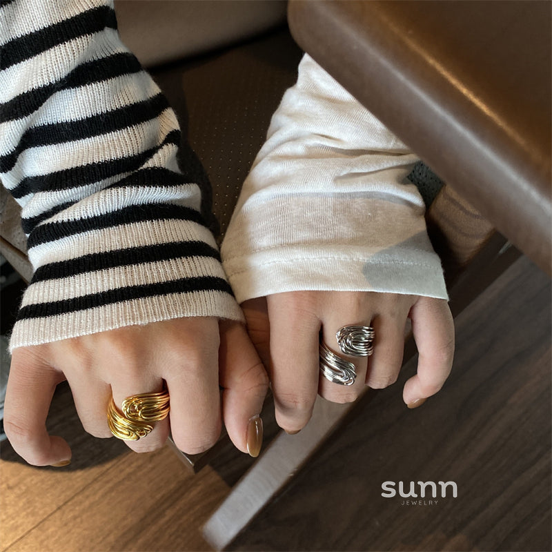Macee Asymmetric Band Ring [TREWP1TH]