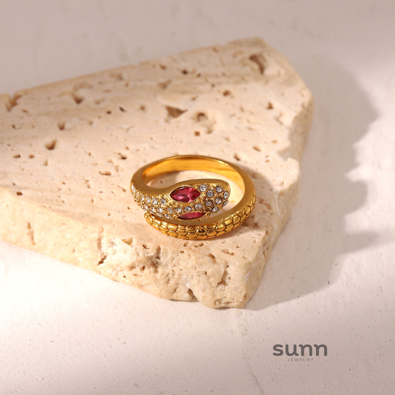 Macee Serpentine Zircon Ring [MUS5FYG9]