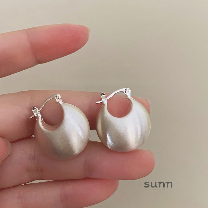 Macey Brushed Abstract Earrings [HY30FYZT]