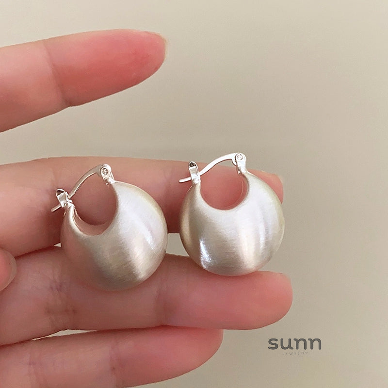 Macey Brushed Abstract Earrings [C3BPPMVS]