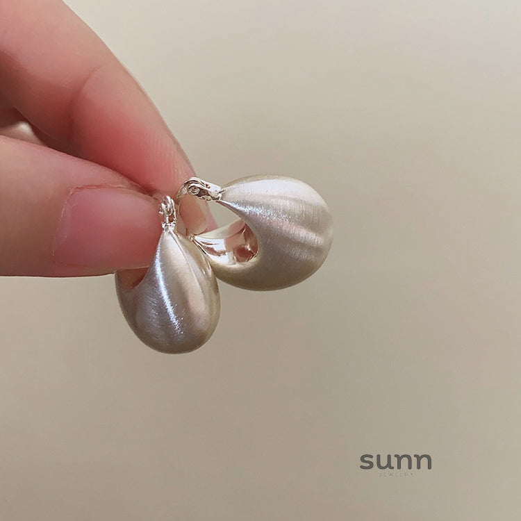 Macey Brushed Abstract Earrings [ZX7F5KZ1]