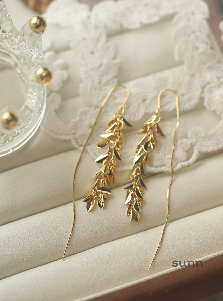 Macey Golden Tassel Earrings [UCB60NYF]