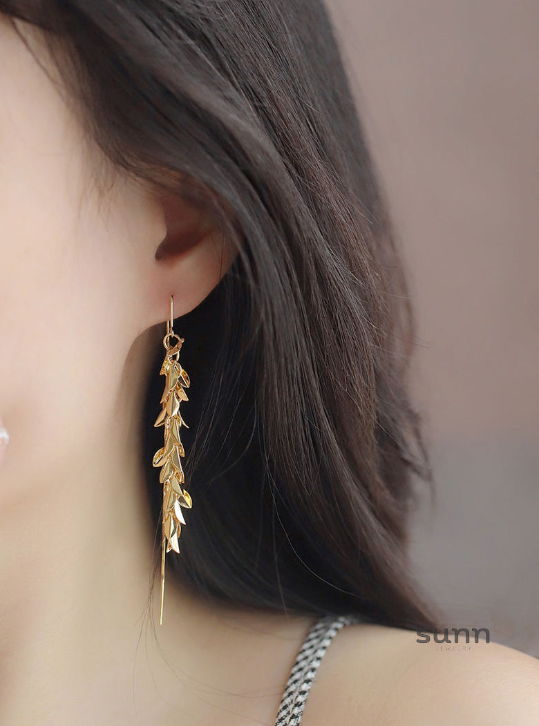 Macey Golden Tassel Earrings [9LTI74OW]