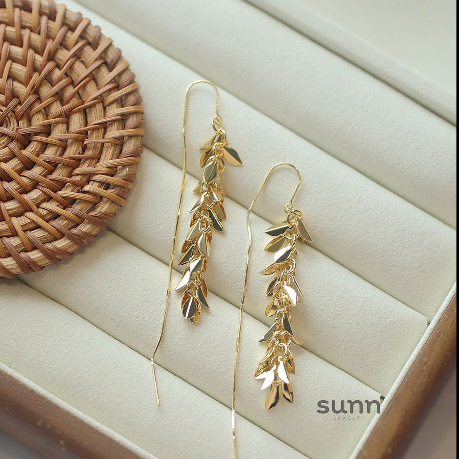 Macey Golden Tassel Earrings [UAI0MX4J]