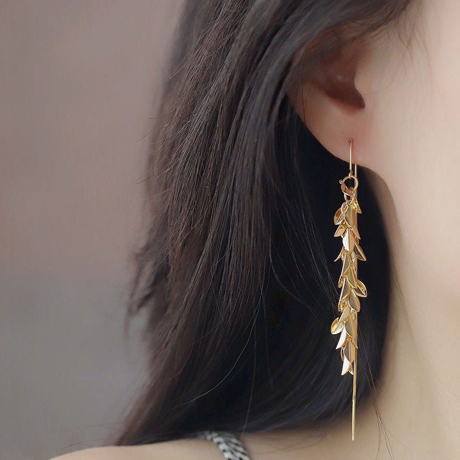 Macey Golden Tassel Earrings [UAI0MX4J]