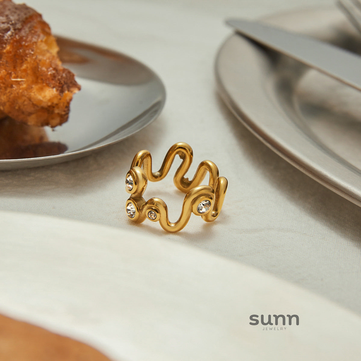 Mackayla Geometric Zircon Ring [8P48FMFU]