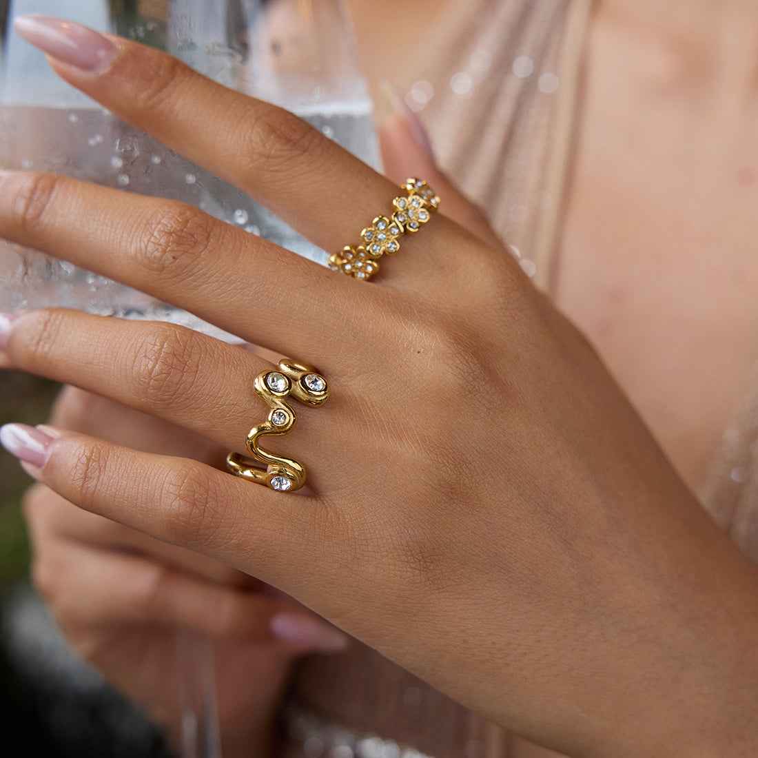 Mackayla Geometric Zircon Ring [J2SG5EU5]