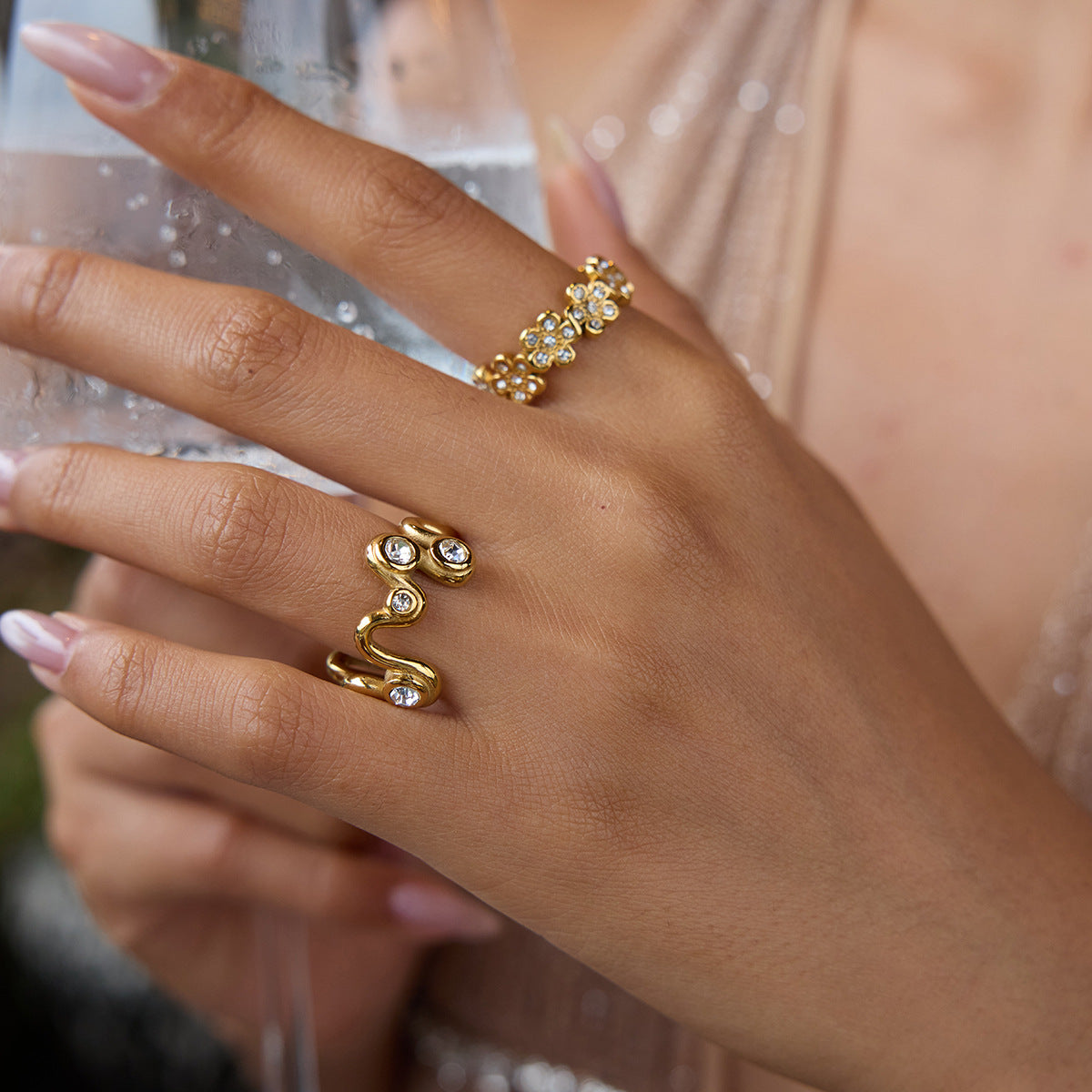 Mackayla Geometric Zircon Ring [J2SG5EU5]