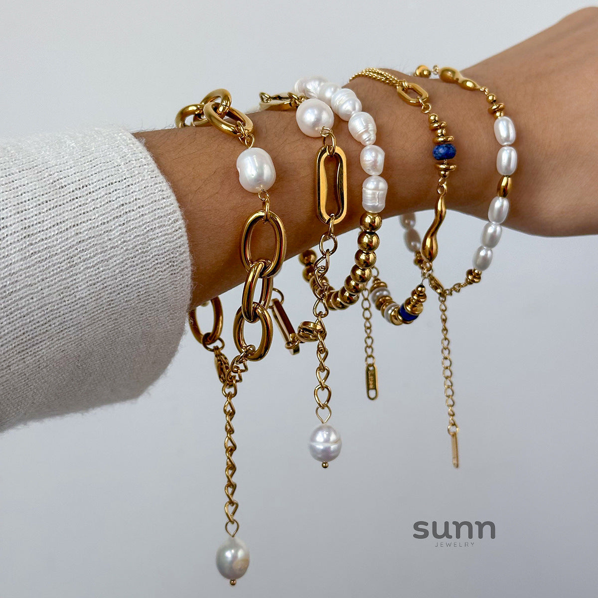 Maddalena Stacked Pearl Bracelet Set [KI65GZDA]