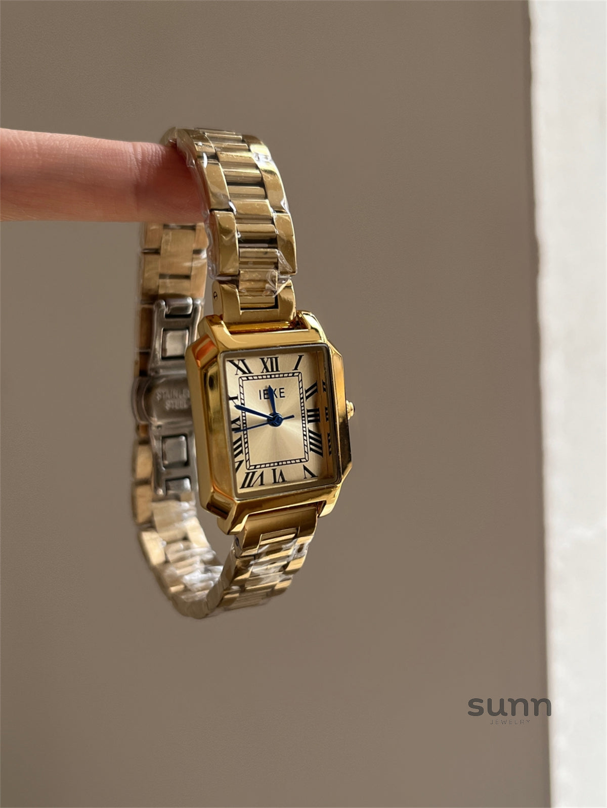 Madden Elegant Roman Square Watch [0J7D7I6D]