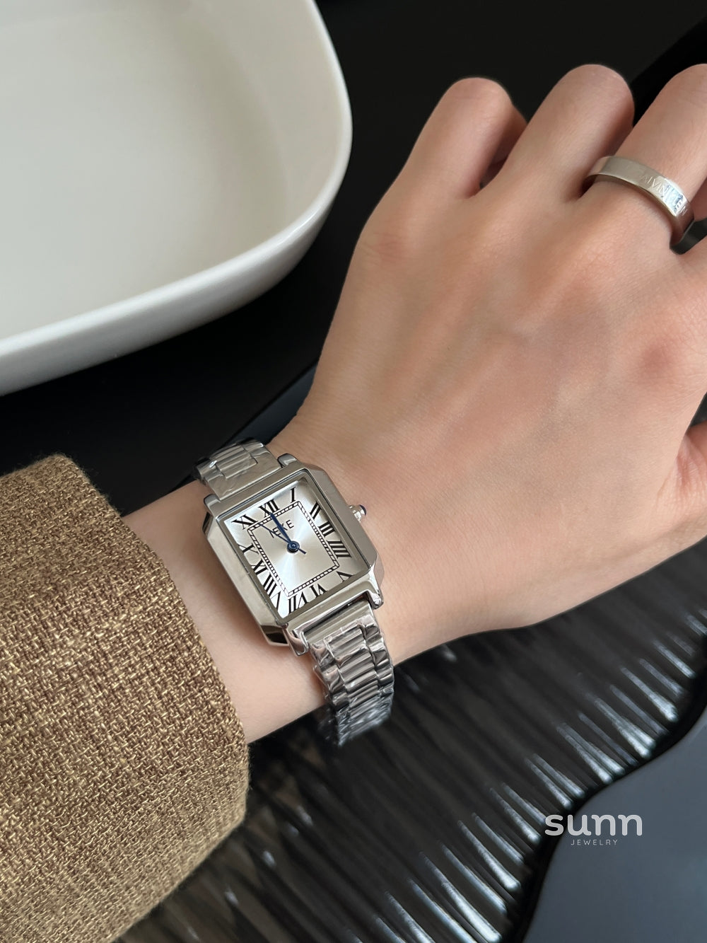 Madden Elegant Roman Square Watch [4FW3AOH7]