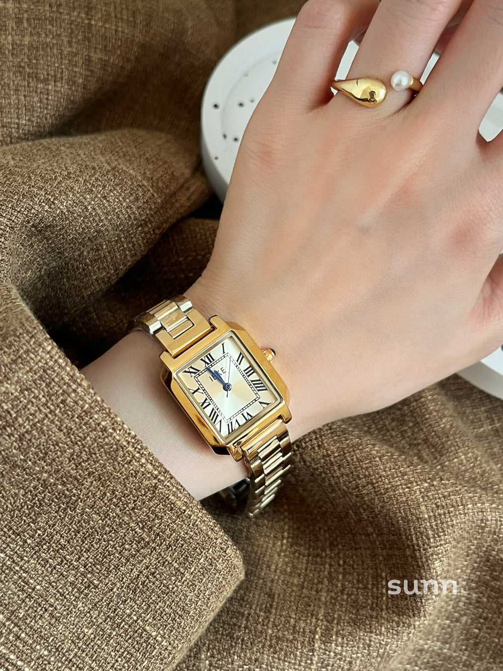 Madden Elegant Roman Square Watch [N9FT150M]