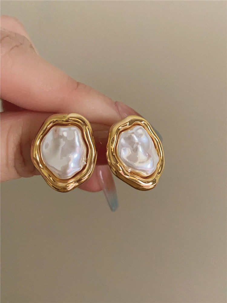 Maddison Asymmetrical Pearl Drop Earrings [RJECER25]