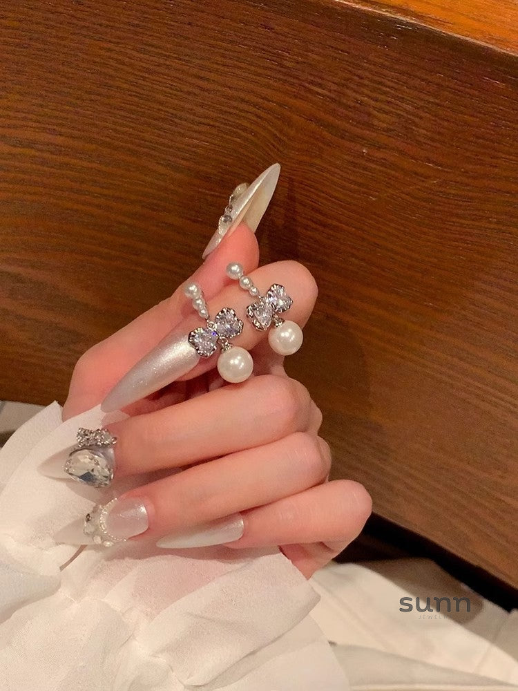 Maddison Bow Stud Earrings [HR67KLOS]