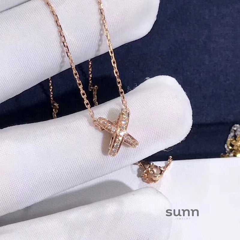 Maddox Delicate Cross Necklace [J81MLYZJ]