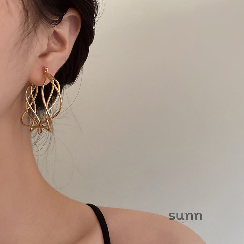 Maddux Sculptural Gold Hoops [EHFLF8HT]