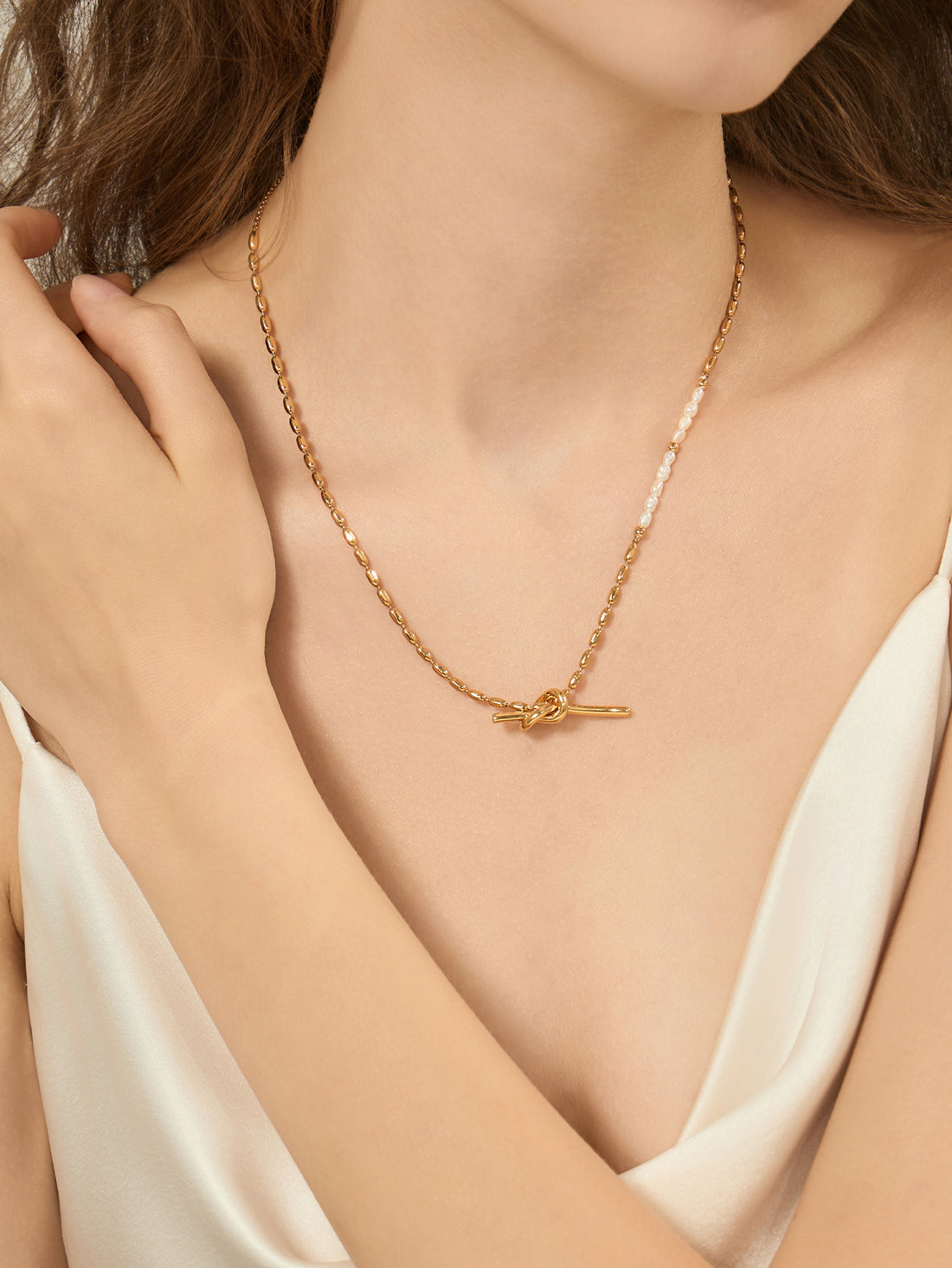 Maddyson Pearl Knot Necklace [NY2B6R7L]