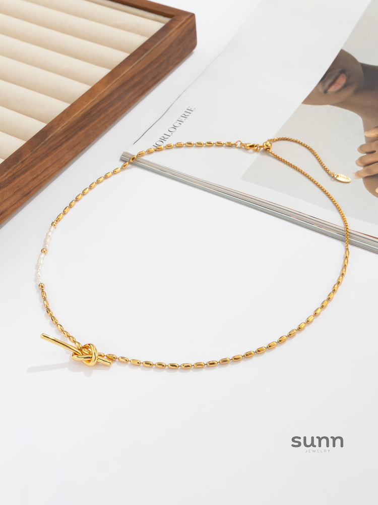 Maddyson Pearl Knot Necklace [5N54L5IC]