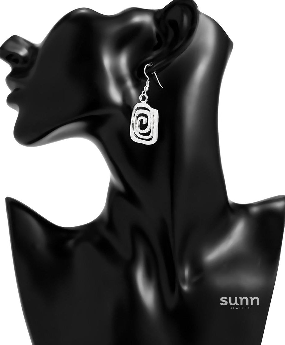 Madigan Sculptural Coil Necklace [5FDISZU0]