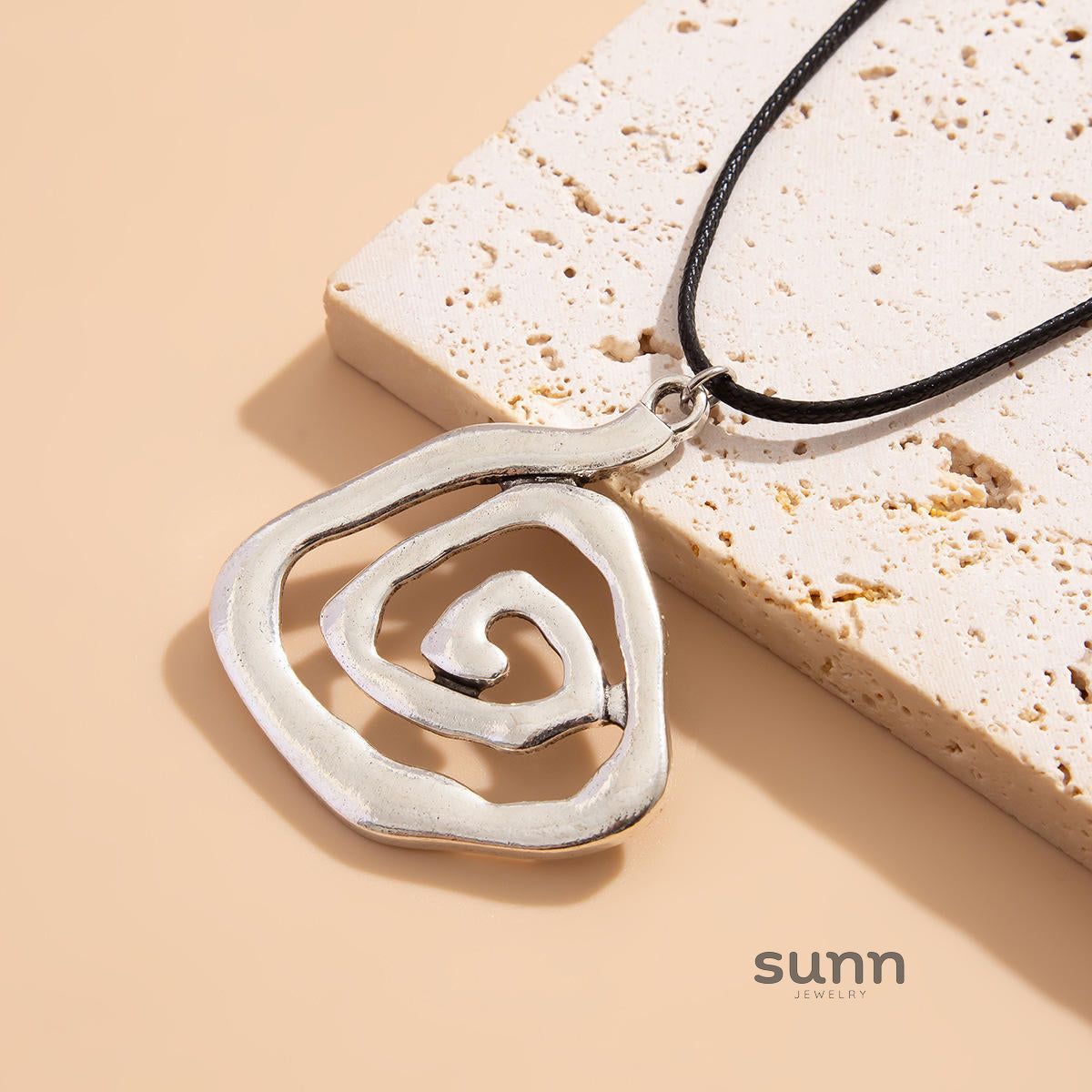 Madigan Sculptural Coil Necklace [DP4V1HN6]