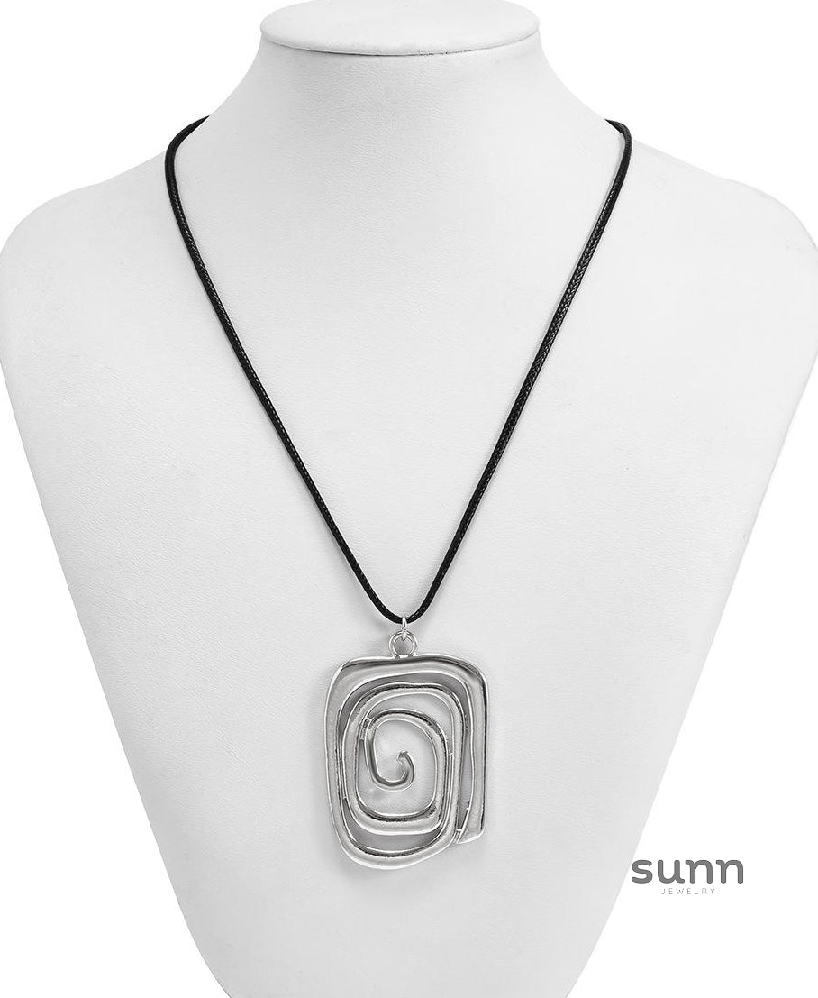 Madigan Sculptural Coil Necklace [NCK06831]