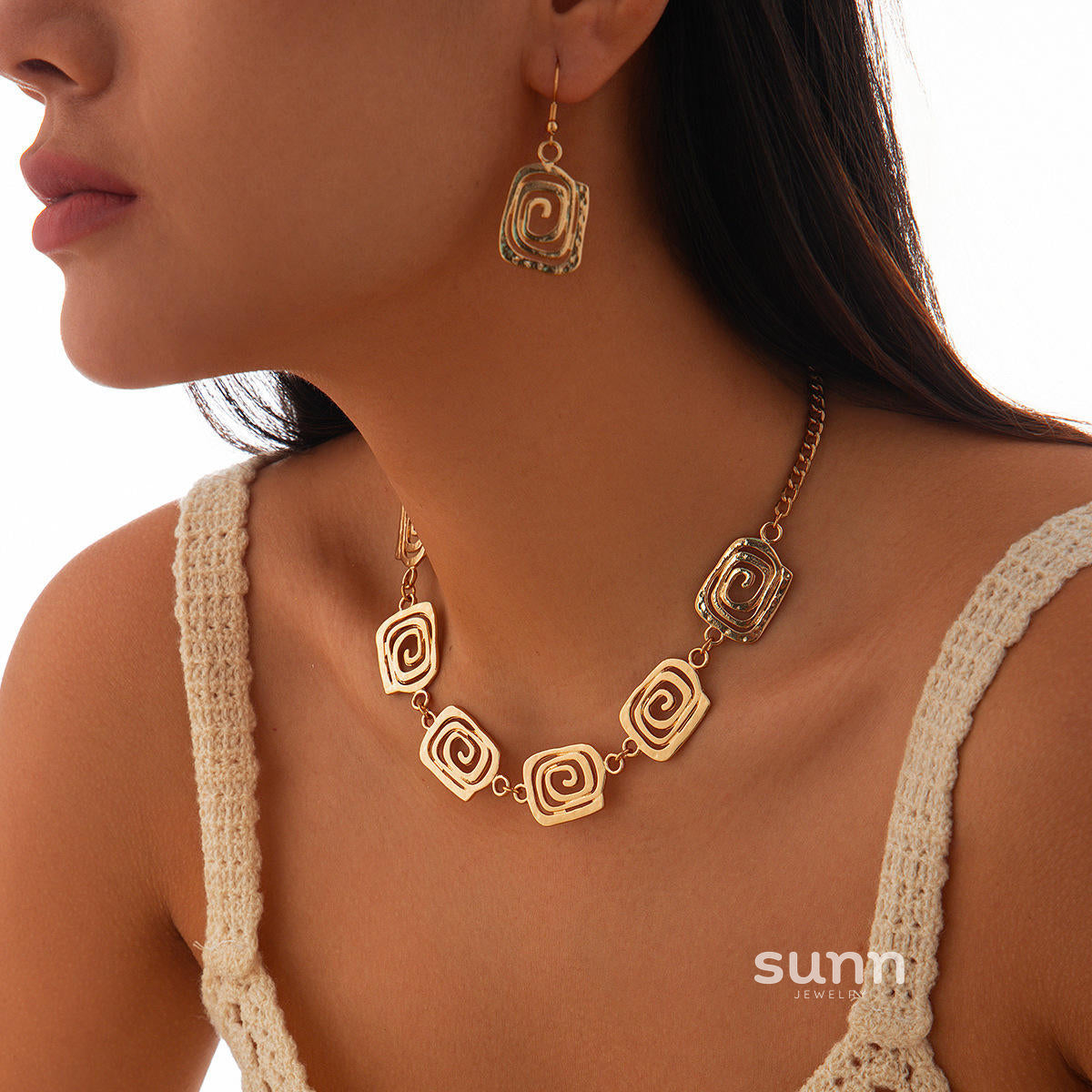 Madigan Sculptural Coil Necklace [LSNT9UWV]