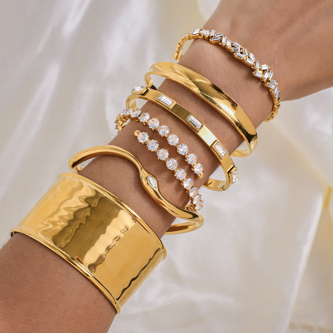 Madigan Zircon Snake Bracelet [E8ZDP81V]